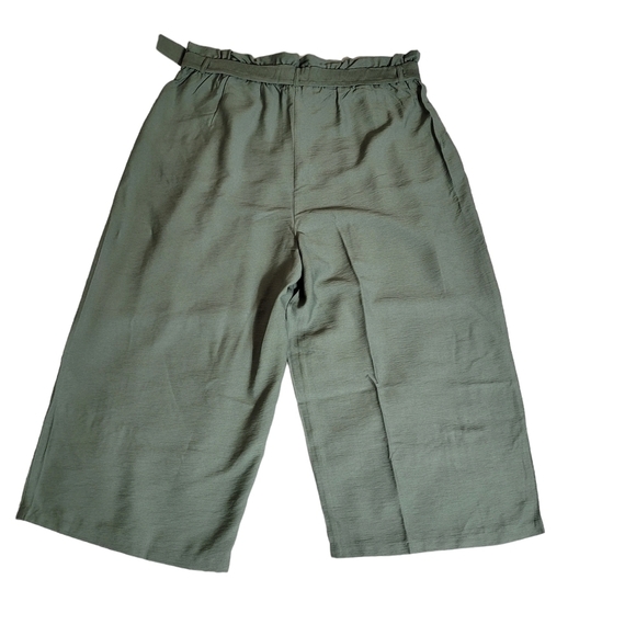 Vero Moda Belted Culottes With Paper Bag Waist in Sage Green - Picture 7 of 16